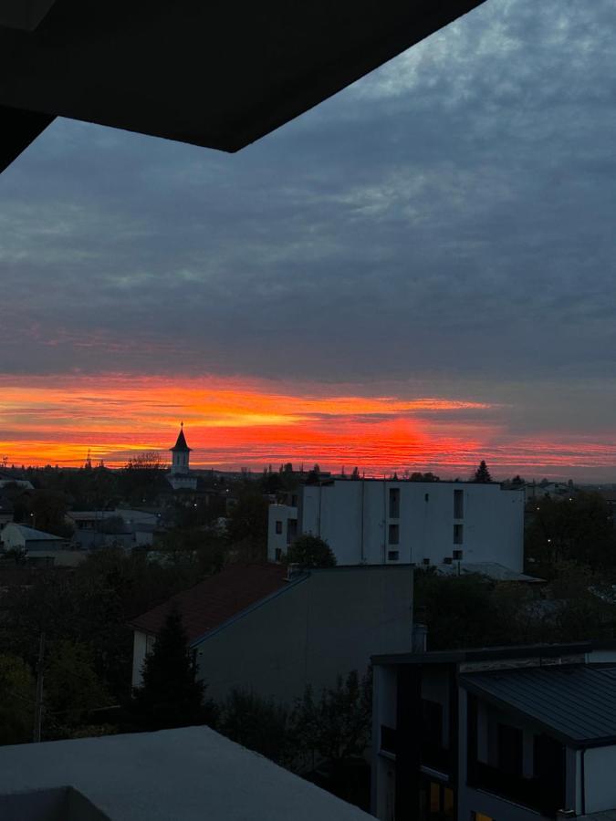 Sunset View Bucharest Lägenhet Exteriör bild