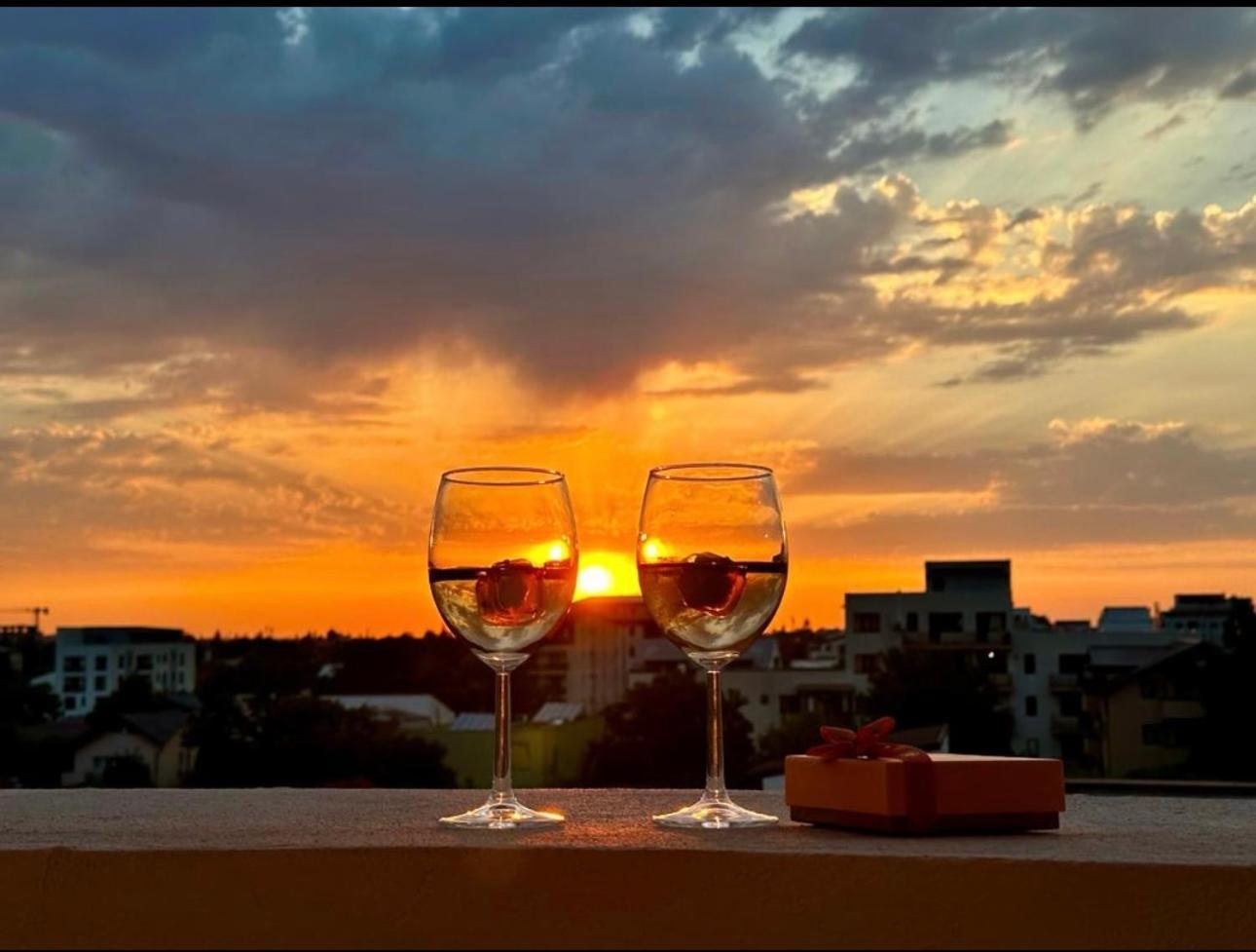 Sunset View Bucharest Lägenhet Exteriör bild